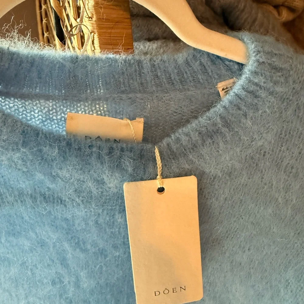 Doen Hearst blue sweater - Picture 2 of 2